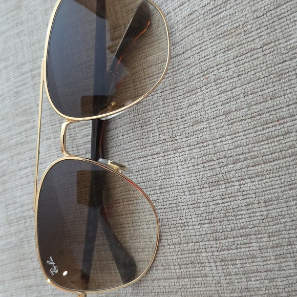 Ray-Ban Gold Frame Aviator Sunglasses - Picture 1 of 3
